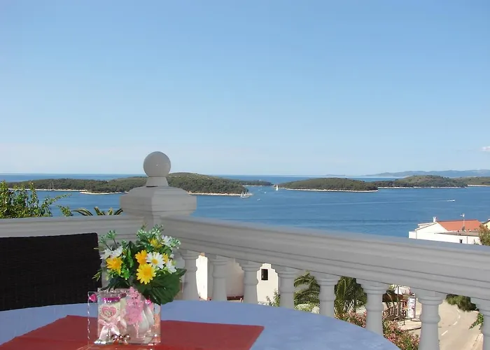 Konukevi Spiko Hvar Town